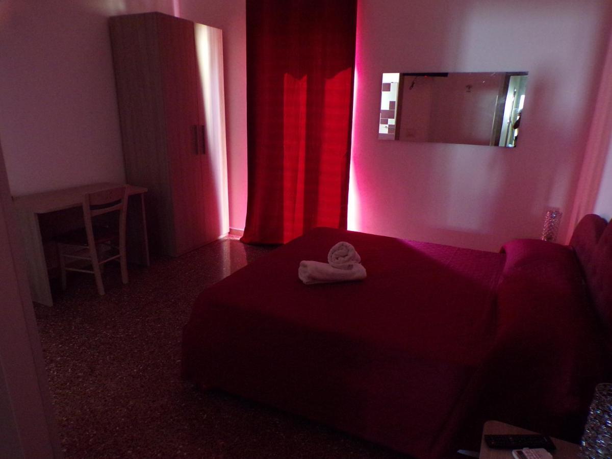 Nuova Aurora Rent Rooms 로칼루메라 외부 사진