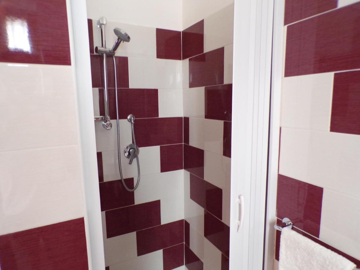Nuova Aurora Rent Rooms 로칼루메라 외부 사진