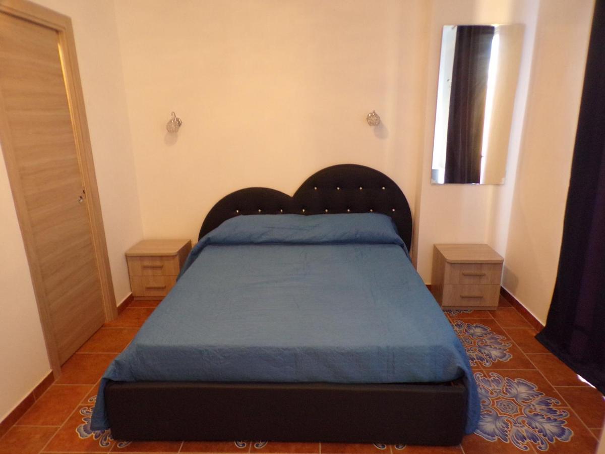 Nuova Aurora Rent Rooms 로칼루메라 외부 사진
