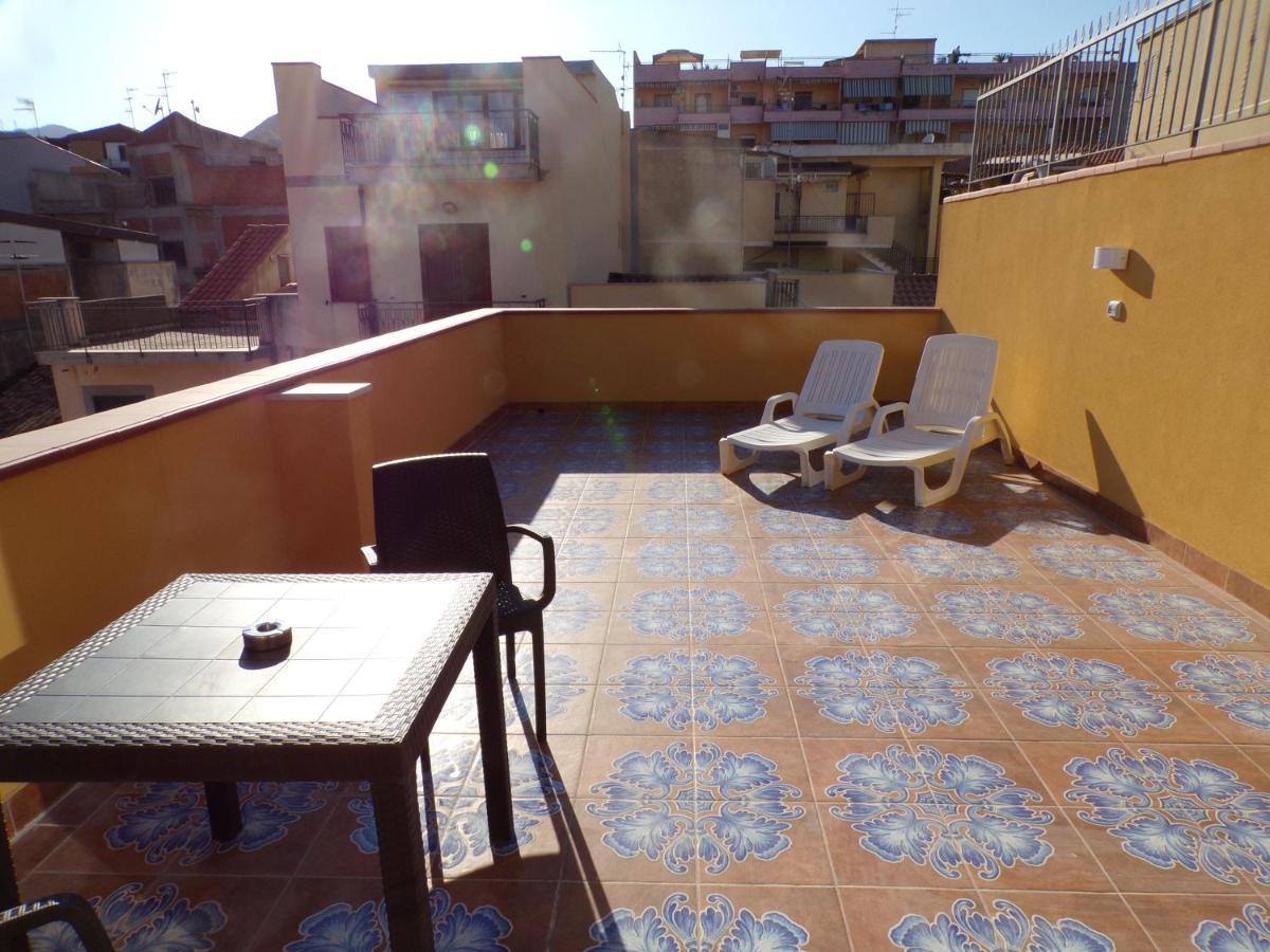 Nuova Aurora Rent Rooms 로칼루메라 외부 사진