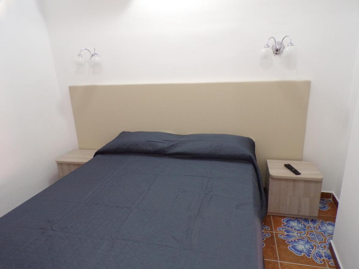 Nuova Aurora Rent Rooms 로칼루메라 외부 사진
