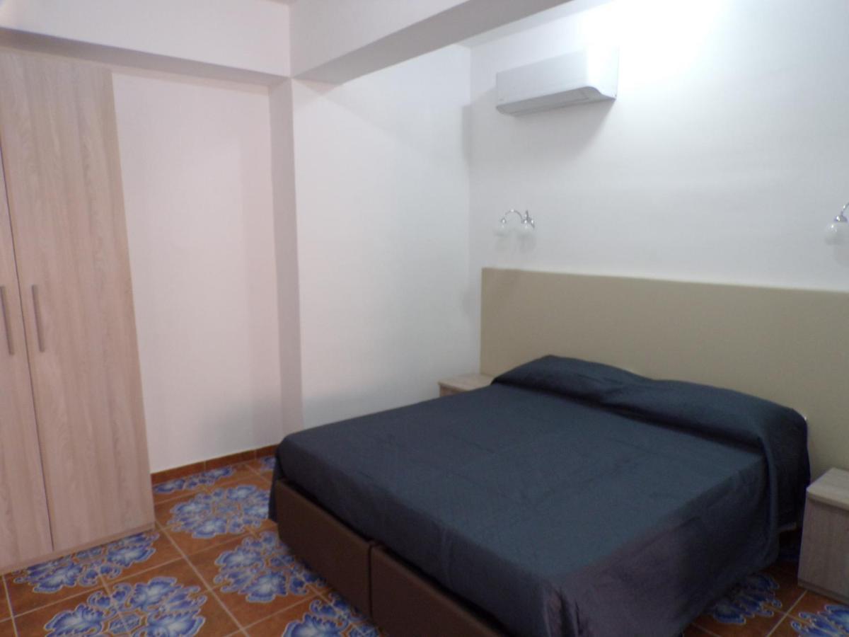 Nuova Aurora Rent Rooms 로칼루메라 외부 사진