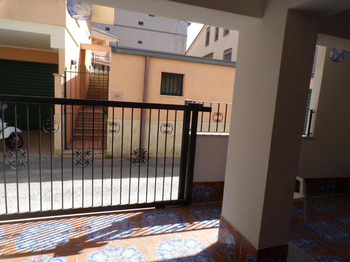 Nuova Aurora Rent Rooms 로칼루메라 외부 사진