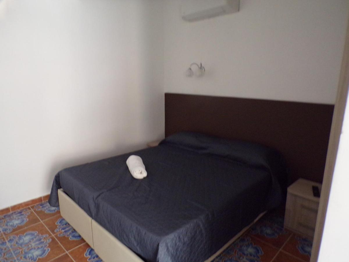 Nuova Aurora Rent Rooms 로칼루메라 외부 사진