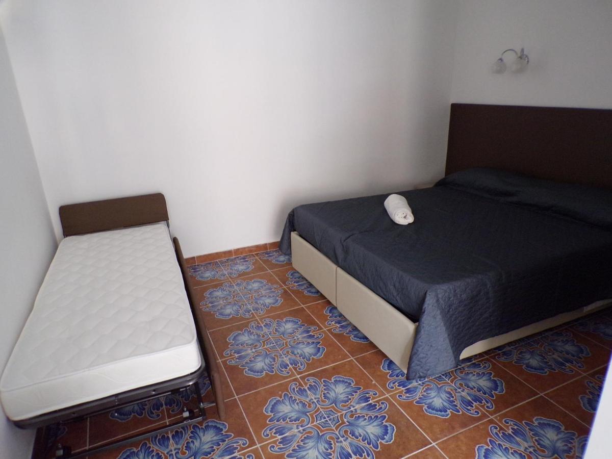Nuova Aurora Rent Rooms 로칼루메라 외부 사진
