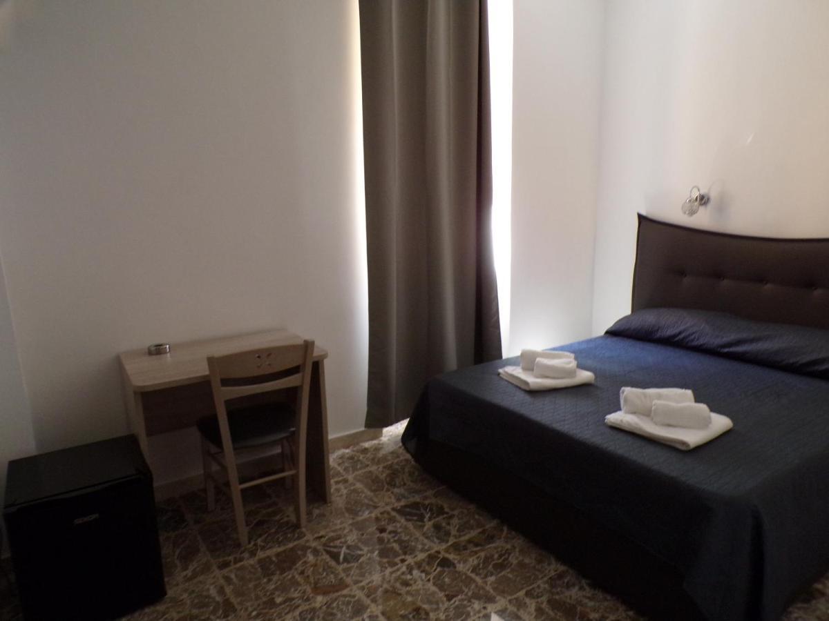 Nuova Aurora Rent Rooms 로칼루메라 외부 사진