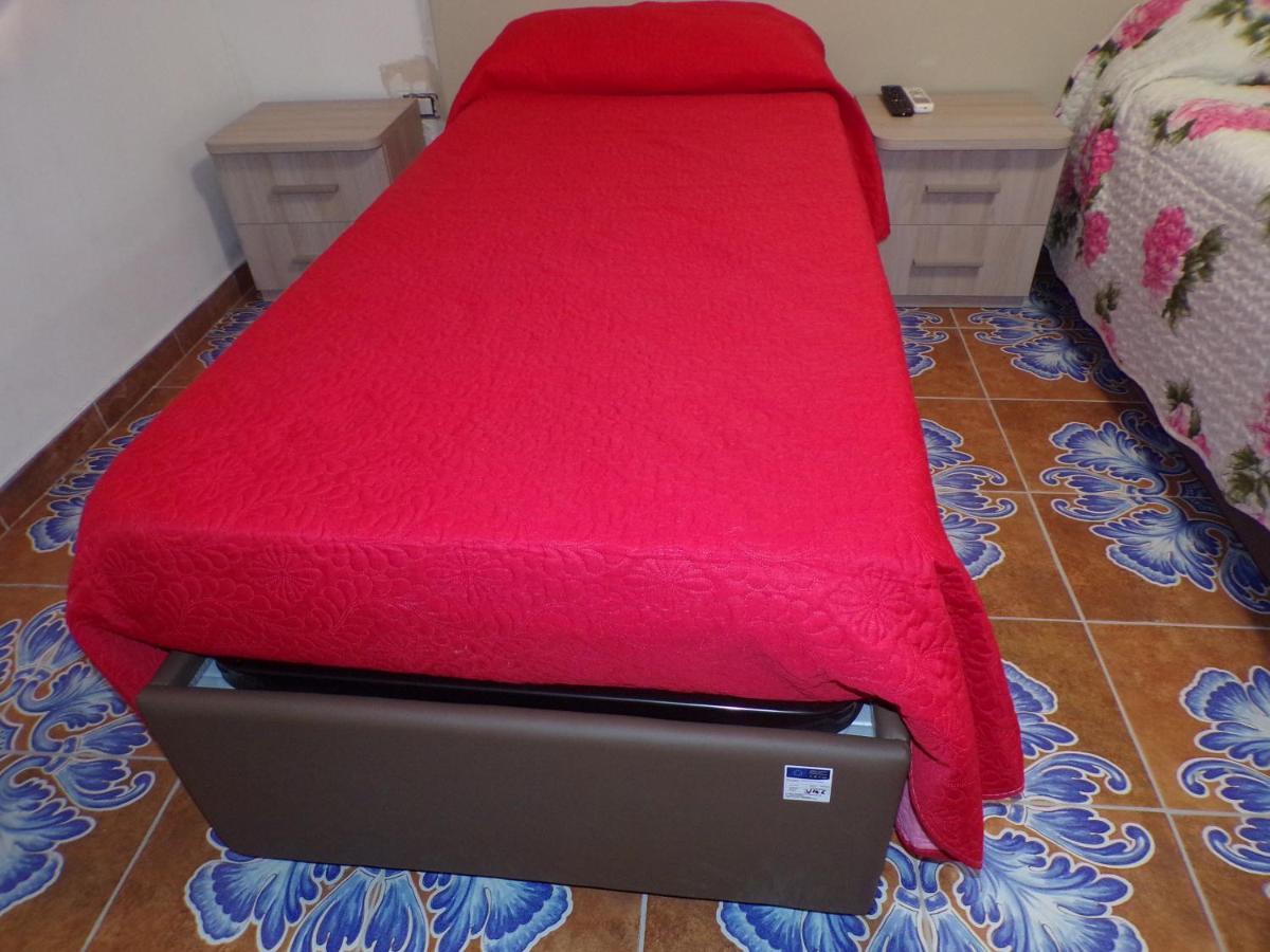 Nuova Aurora Rent Rooms 로칼루메라 외부 사진