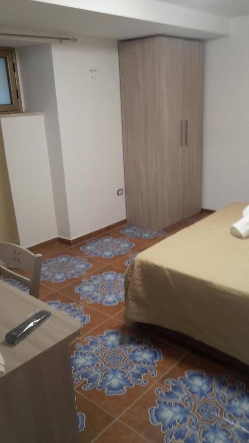 Nuova Aurora Rent Rooms 로칼루메라 외부 사진