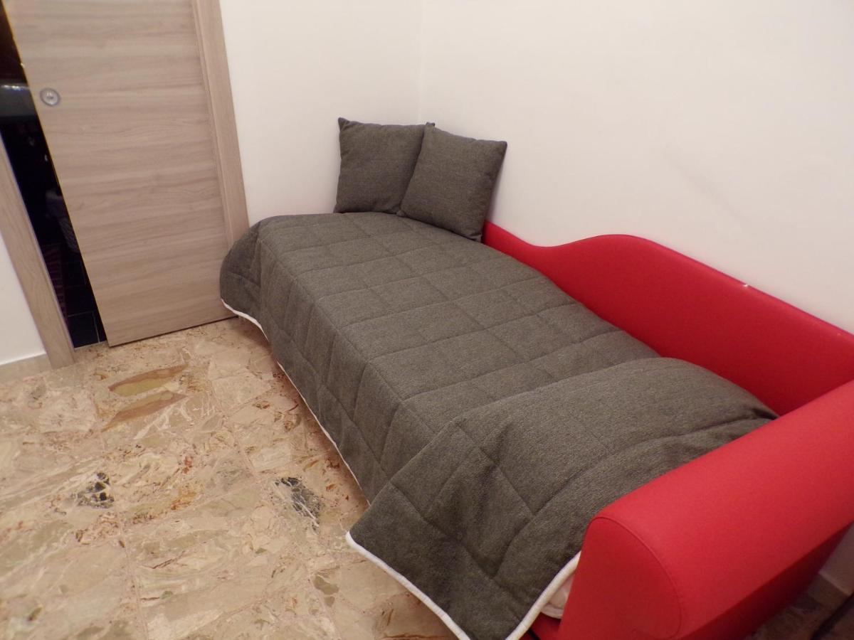 Nuova Aurora Rent Rooms 로칼루메라 외부 사진
