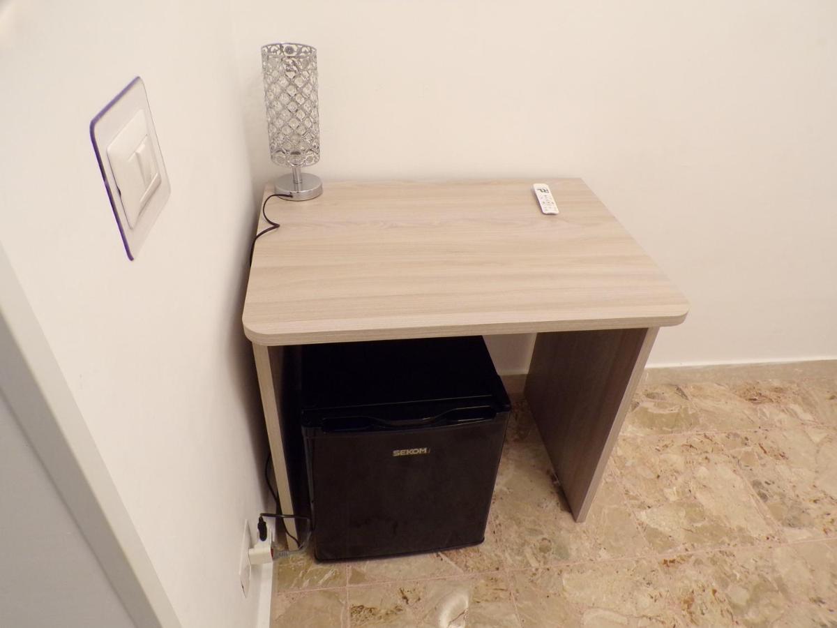 Nuova Aurora Rent Rooms 로칼루메라 외부 사진