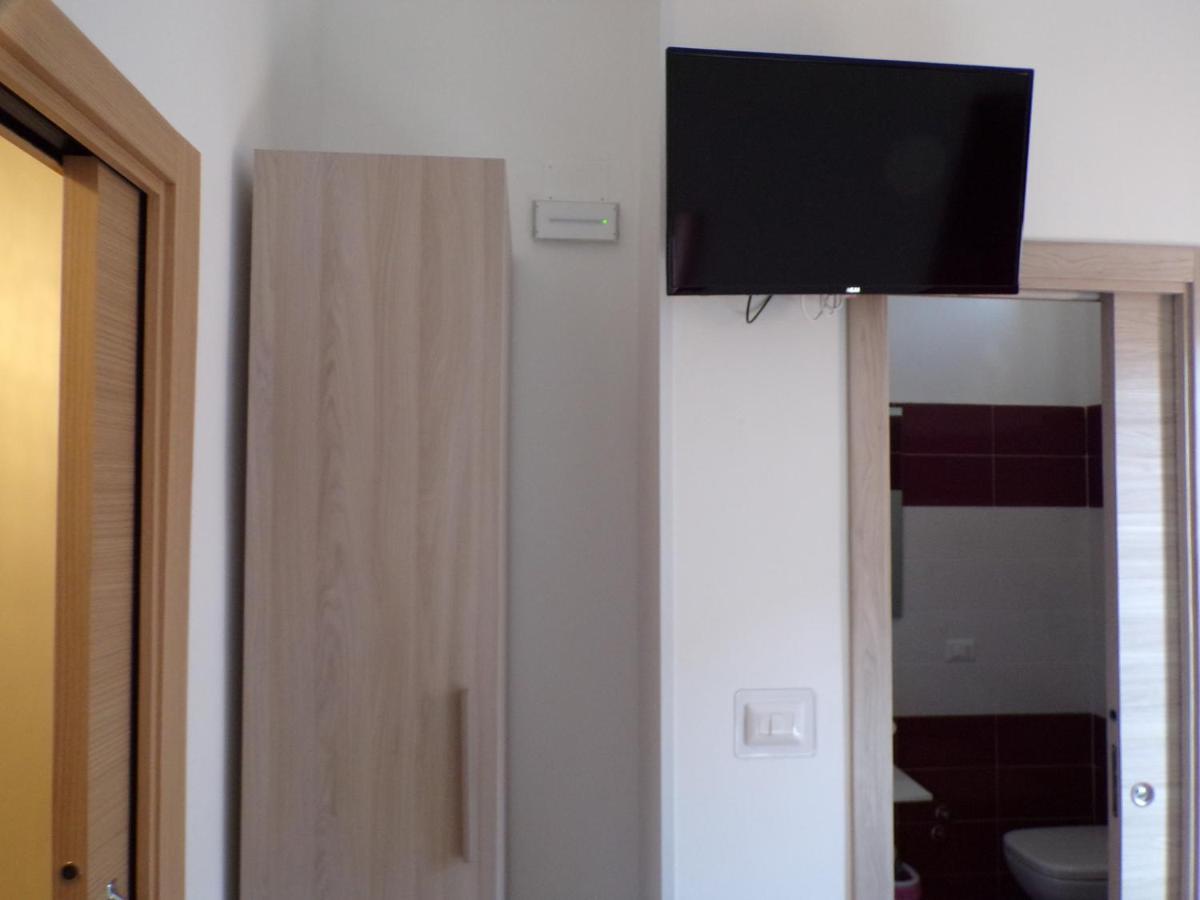 Nuova Aurora Rent Rooms 로칼루메라 외부 사진